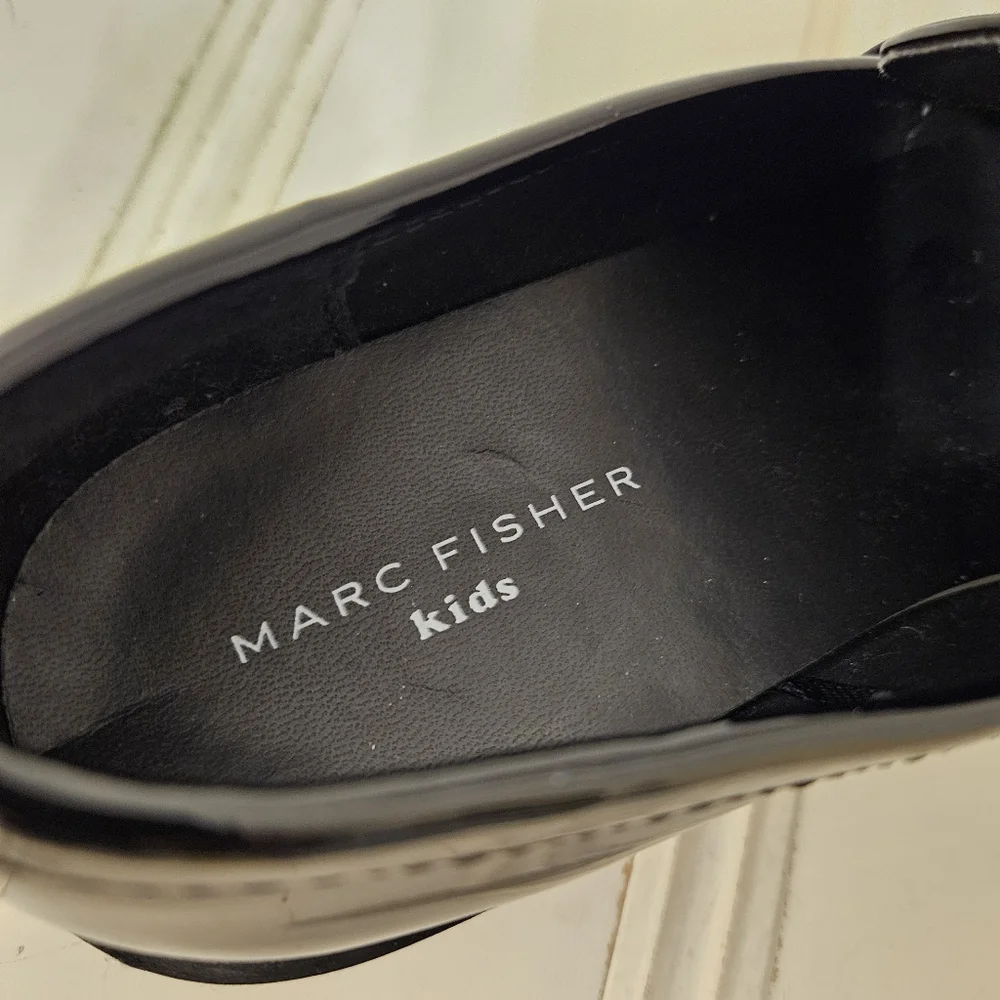 Marc Fisher Kids Loafers Girls 3/1.5 Pearl Band Chunky Lug Patent Leather Black!